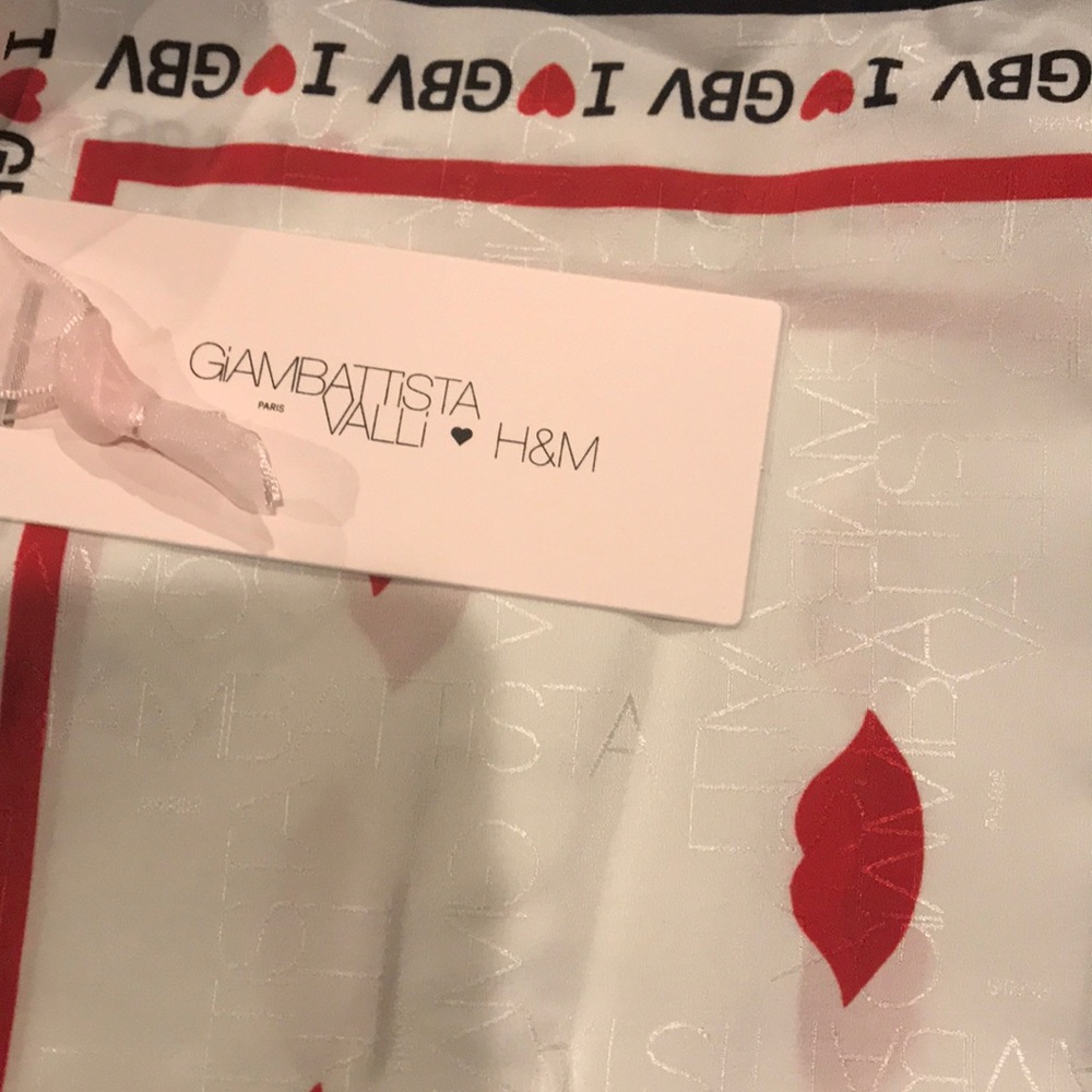 GiAMBATTiSTA VALLi H&M Silk Scarf